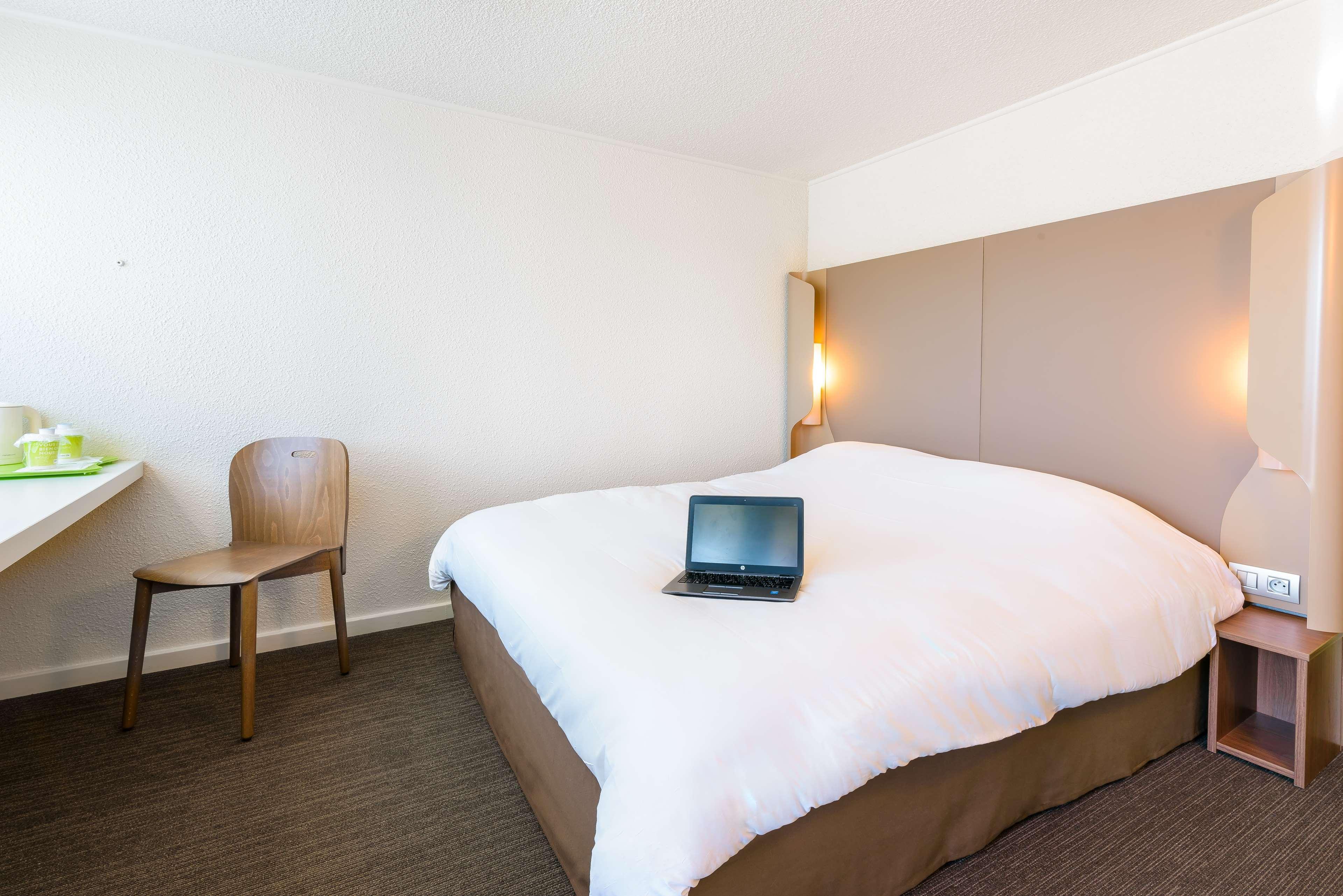 Campanile Toulouse Sesquieres Hotel Exterior photo